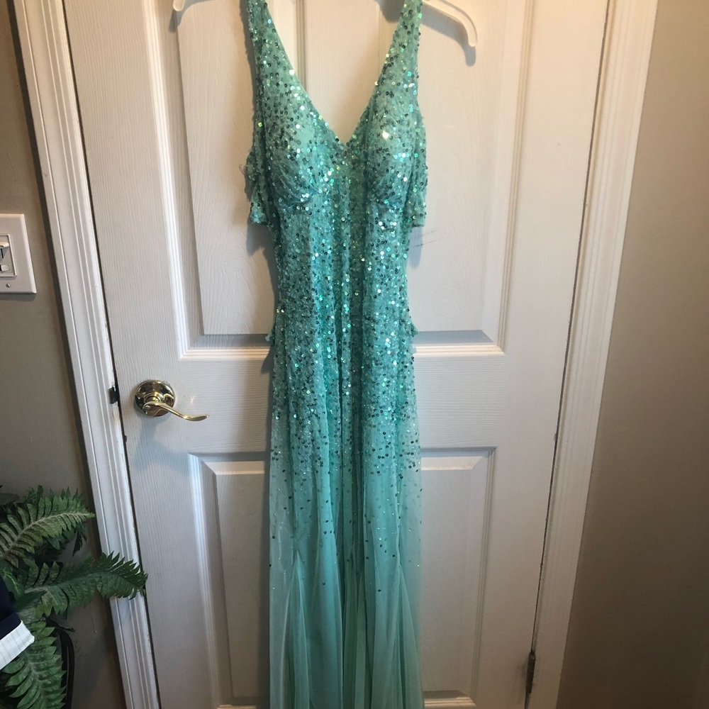 Junior prom dress. In great shape, only worn once.